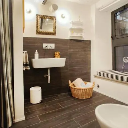 Apartment Modern Flat Historic 1200s Palace Steps From Navona *