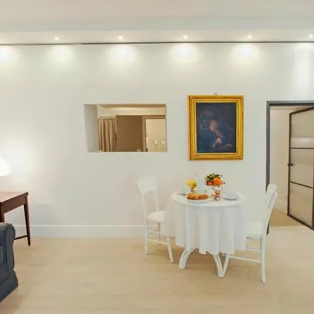 Lejlighed Modern Flat Historic 1200s Palace Steps From Navona Rom